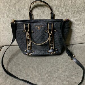 BRAND NEW 🔥 MICHAEL KORS PURSE 😍